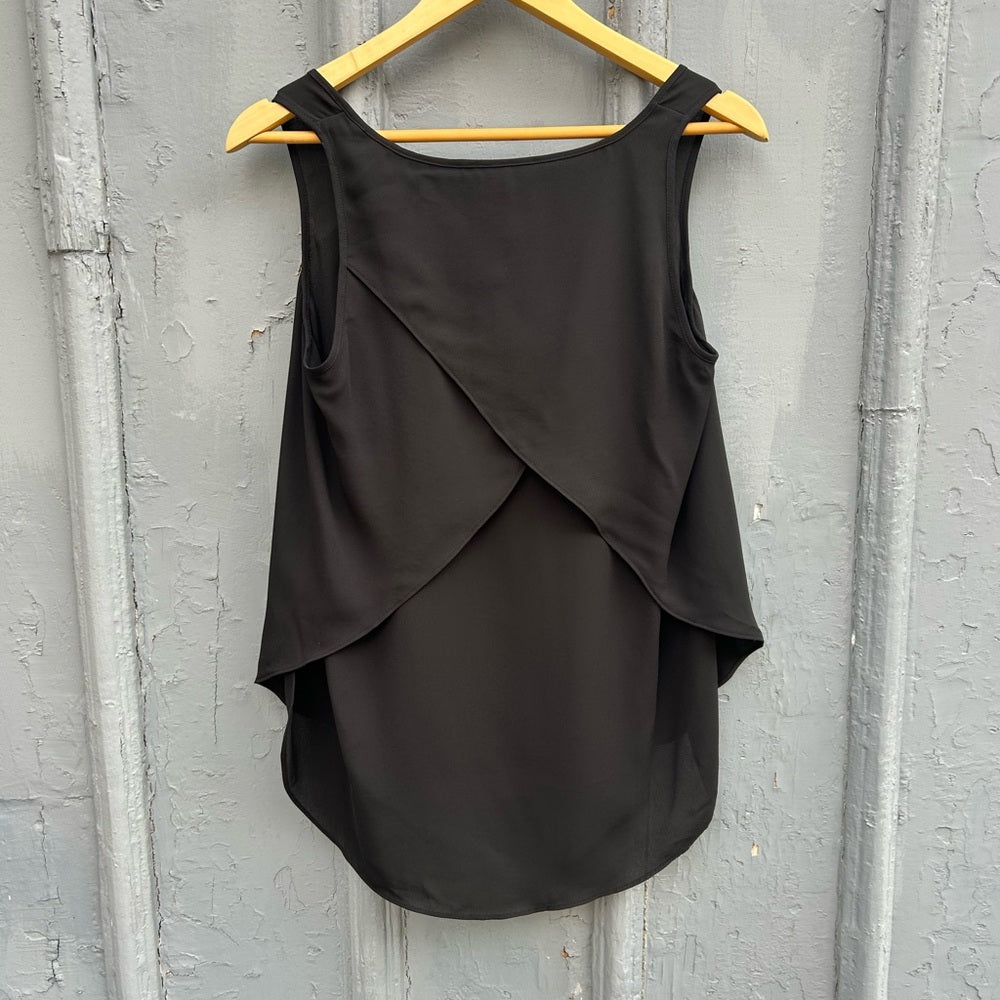 Banana Republic black sleeveless blouse, BNWT, size xs