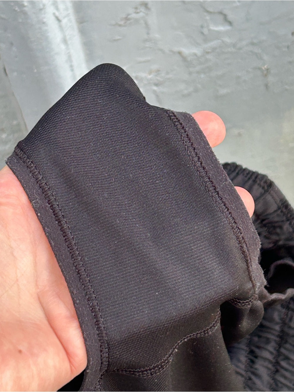 Lululemon Tracker Short IV, size 6