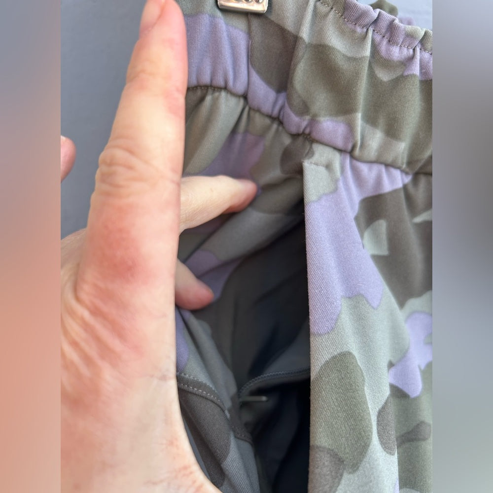 Lululemon Stretch High-Rise Jogger, size 8